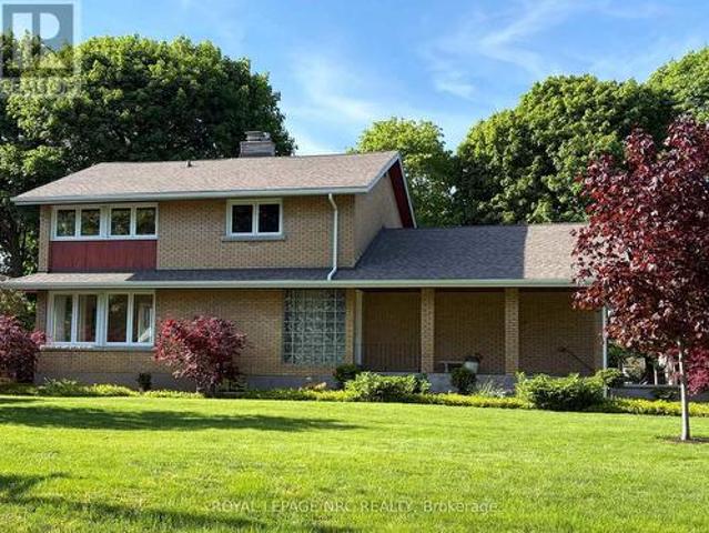 24 Tennessee Avenue, Port Colborne Sugarloaf, ON, L3K 2R9 house for sale | Listing ID X13557 | Royal LePage