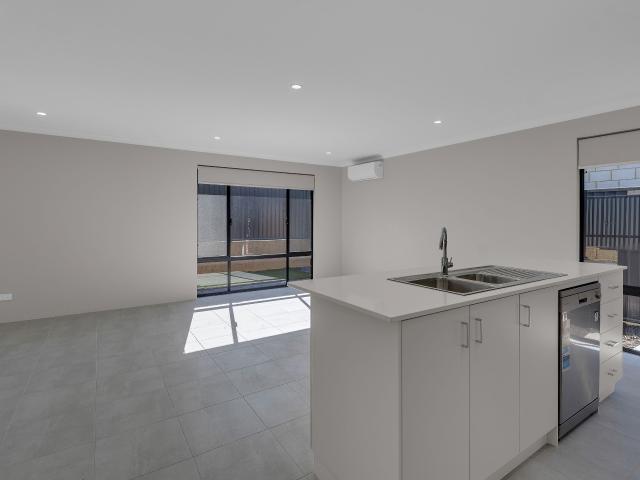 24 Thornton Street Baldivis, WA 6171