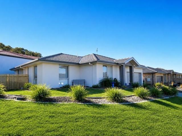 2/4 Urangarra Place, Jerrabomberra