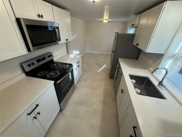 24 Vassar St, Unit B, Poughkeepsie, NY 12601 | MLS #987433