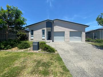 2/4 Weymouth Street, Pimpama