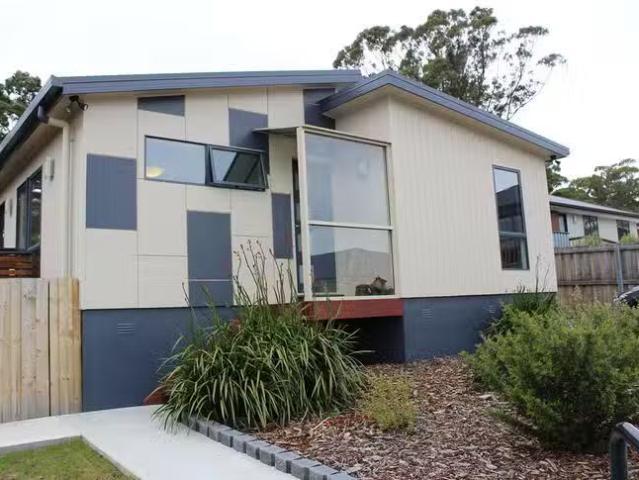 2/4 Willow Avenue, Kingston, TAS 7050