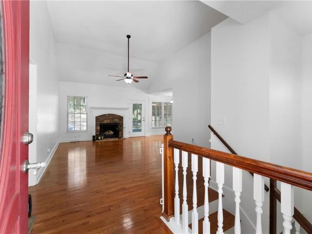 24 Woodhaven Court SW