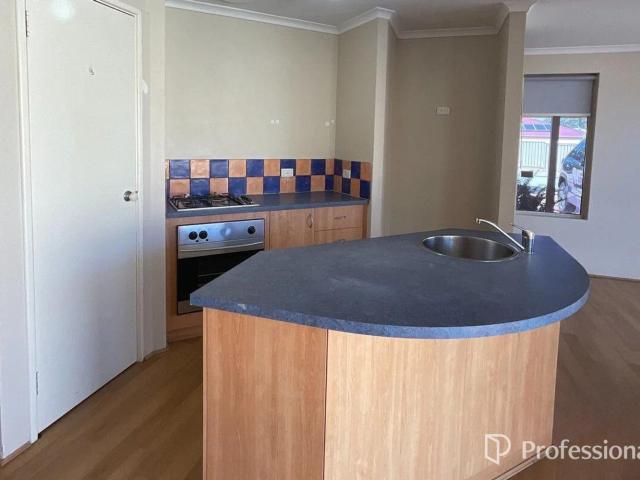 24 Yarrow DriveBennett Springs WA 6063, Australia