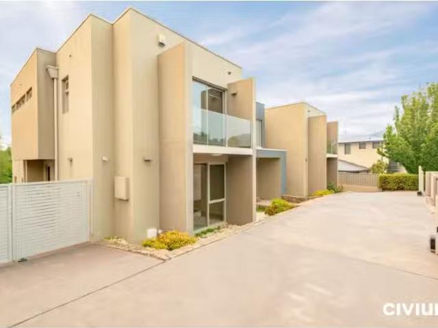 24 Akame Crescent, O'Malley House for rent Listed by Lilli St.