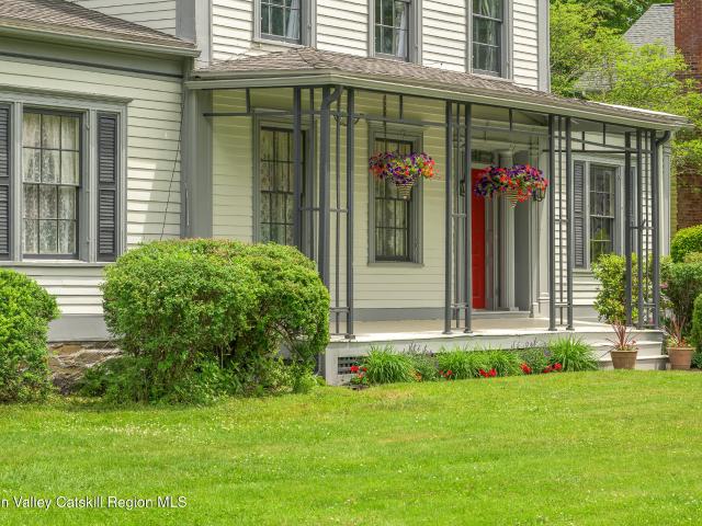 24 Albany Avenue