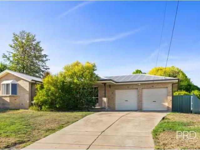 24 Alldis Place, Kooringal House for rent Listed by Leasing T.