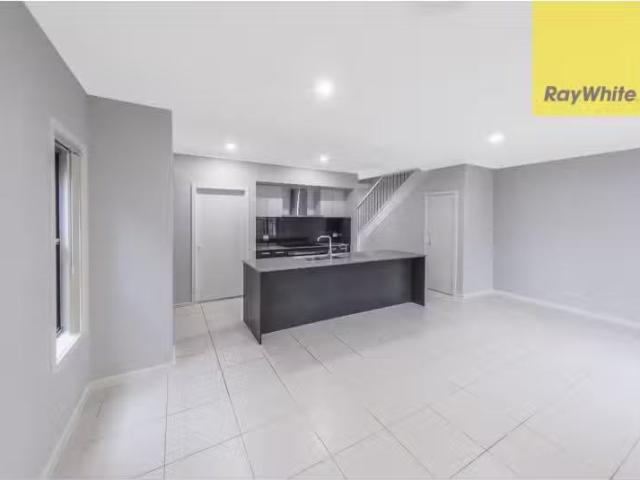 24 Altitude Street, NORTH RICHMOND House for rent Listed by R.