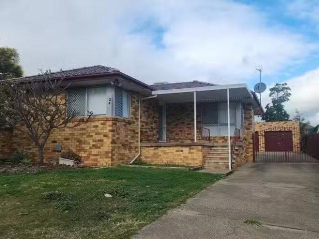 24 Arinya Street, South Tamworth, NSW 2340