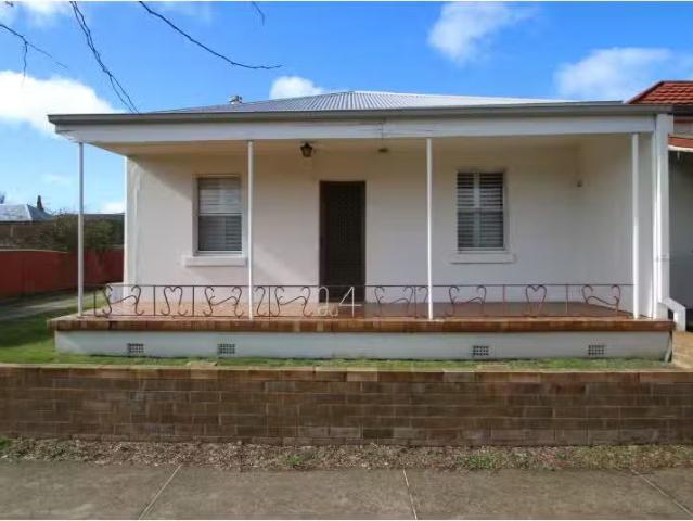 24 Autumn Street, ORANGE House for rent Listed by Property Ma.