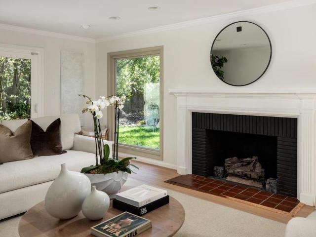 24 Bay Tree Lane