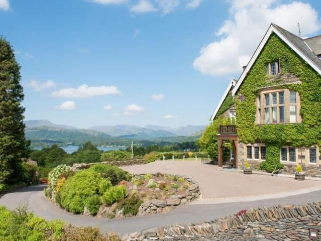 24 bedroom detached house for sale