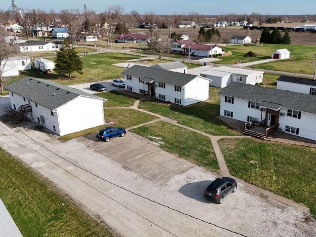 24 bedroom, La Harpe IL 61450 100973146