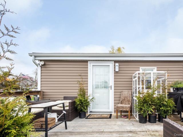 24 Blue Point Road