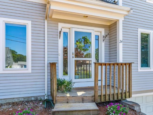 24 Bluff Ave