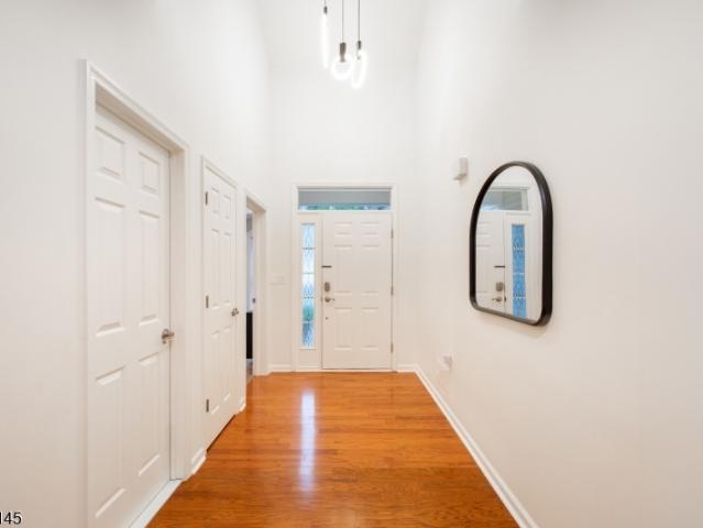 24 Bluffs Ct