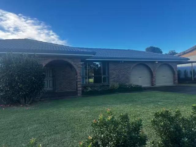 24 Brown Avenue, Alstonville House for rent Listed by Kathy N.