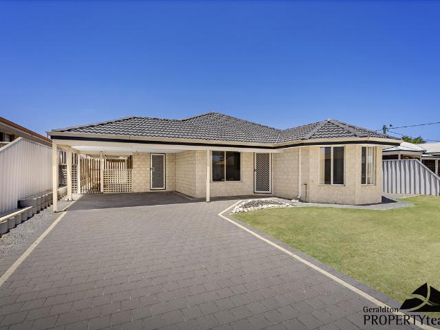 24 Broadbank Lane, BEACHLANDS WA 6530