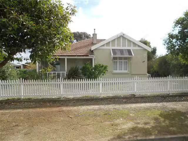 24 Broome Street, KATANNING, WA 6317 House for Rent
