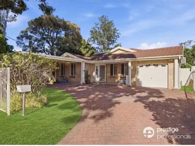 24 Brallos Avenue, HOLSWORTHY House for rent Listed by Paul A.