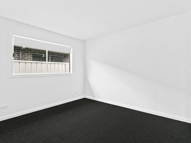 2/4 Calderwood Road