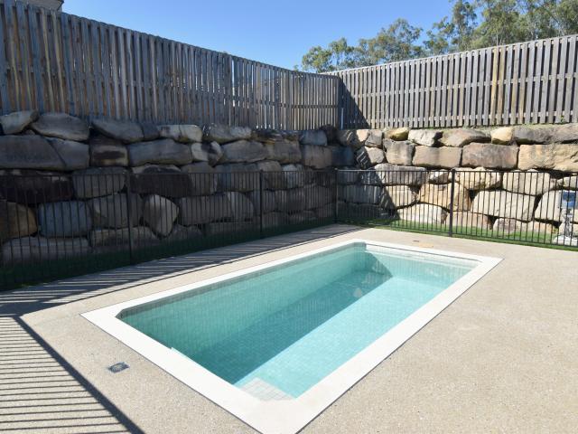 24 Caulder Esplanade Boyne Island, QLD 4680