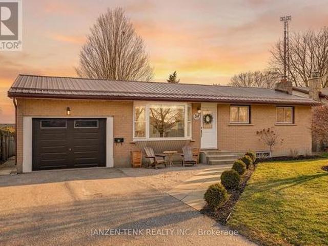24 Centennial Avenue, Aylmer, ON, N5H 2X2 house for sale | Listing ID X13168 | Royal LePage