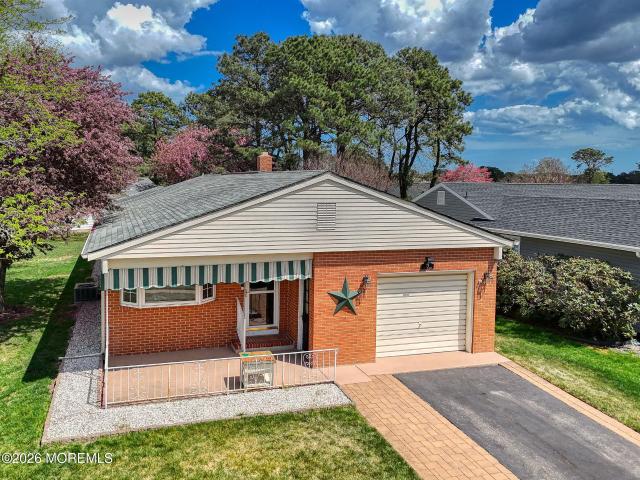 24 Chateux Lane