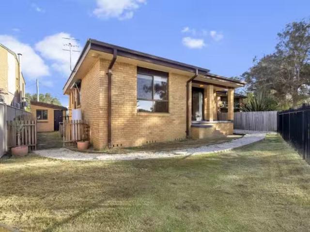 2/4 Coogee Avenue, The Entrance North Property for rent Liste.