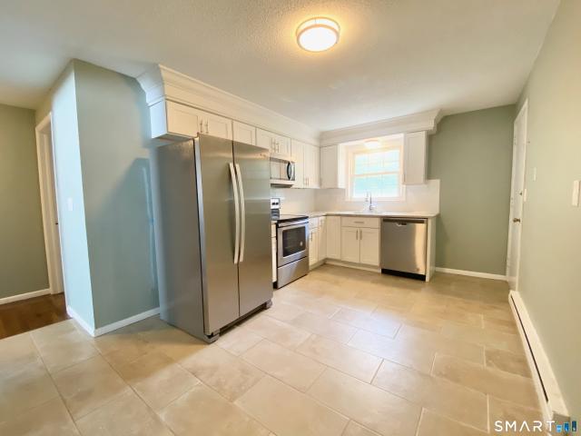 24 College St, Unit 6, Clinton, CT 06413 | MLS #24190
