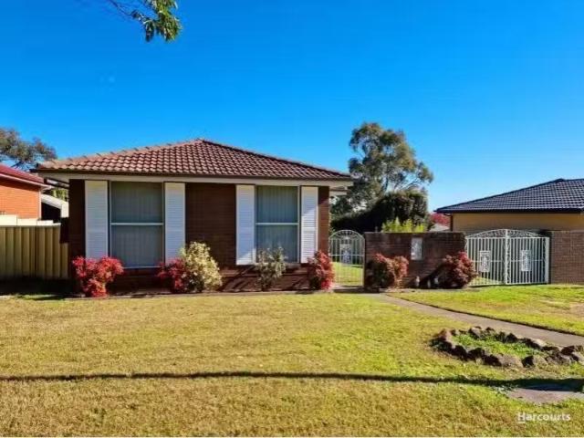 24 Dandenong Crescent, RUSE House for rent Listed by Campbell.