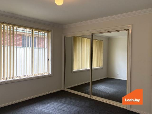 24 Decora Crescent, Warabrook NSW 2304