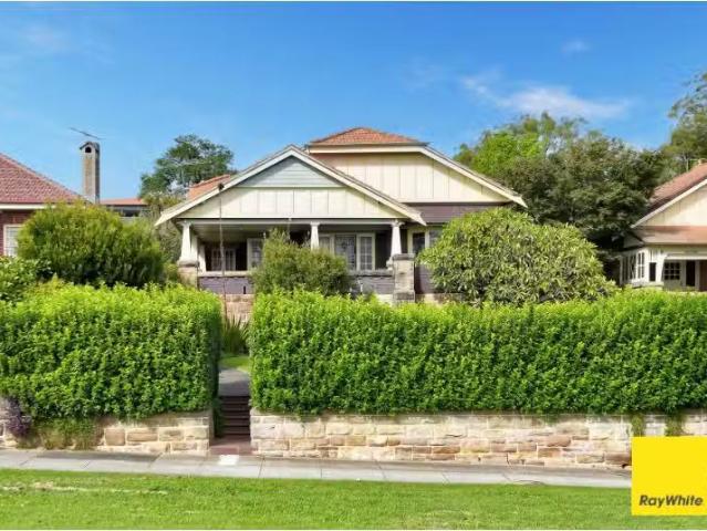 24 Dobroyd Parade, HABERFIELD House for rent Listed by Beryl.