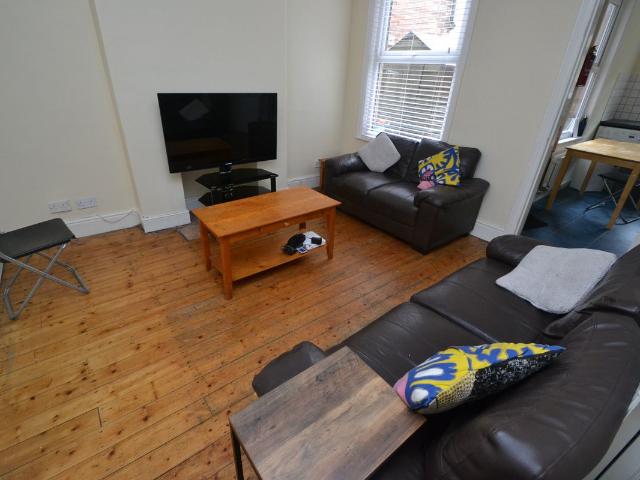 24 Dunlop Avenue, Lenton, Nottingham NG7, 4 bed shared accommodation to rent, £2,080 pcm | PrimeLocation