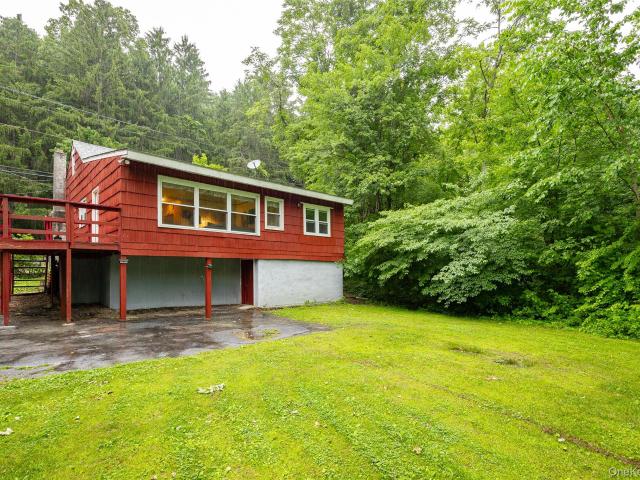 24 Dutchess Hill Road