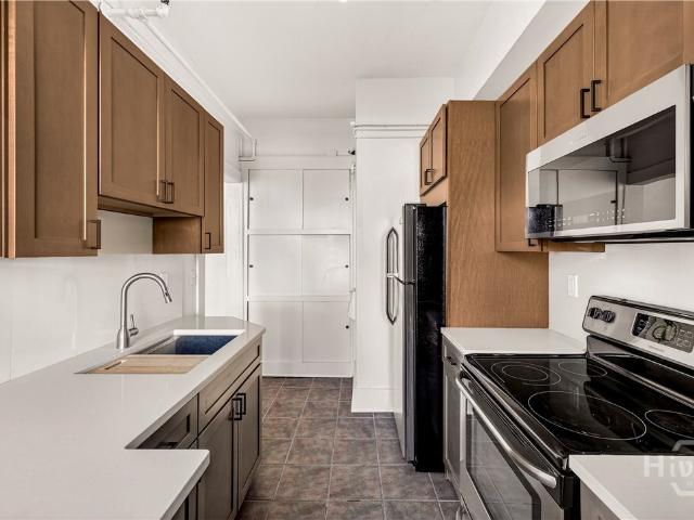 24 E Liberty Street 36
