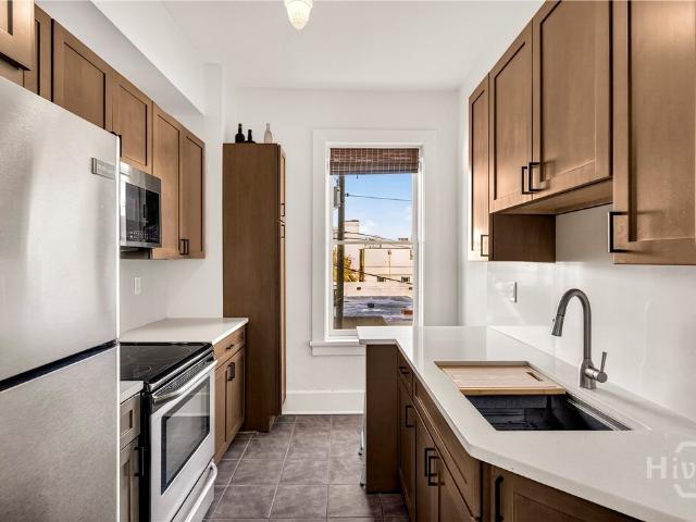 24 E Liberty Street 36