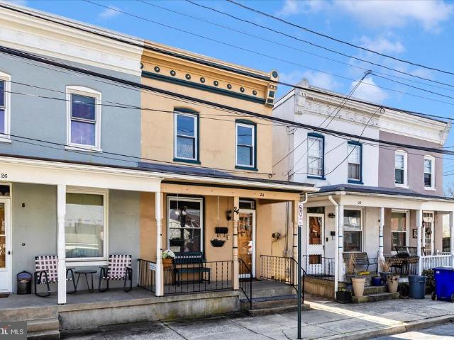 24 E 8Th Street