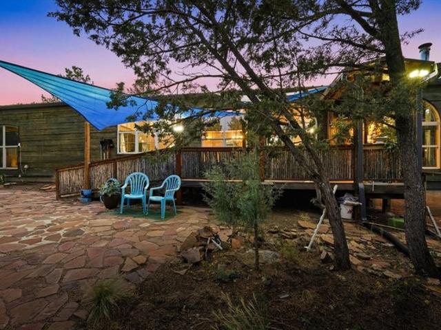 24 Easy St, Tijeras, NM 87059