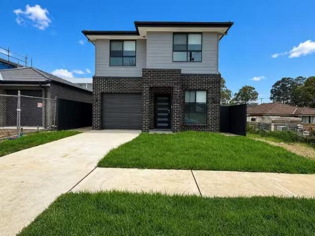 24 Eleventh Avenue, Austral House for rent Listed by Gilmour.