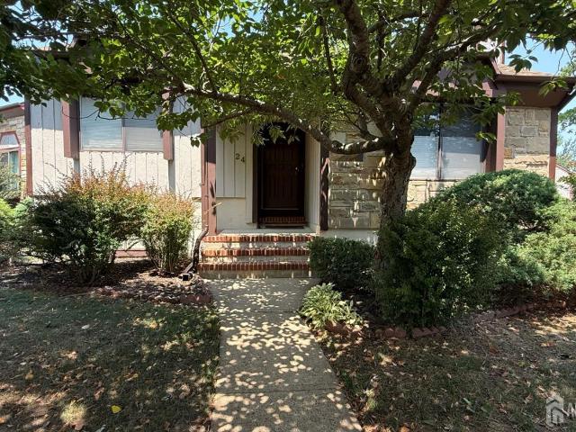24 Emerald Lane