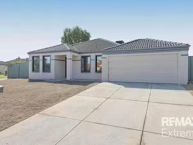 24 Excalibur Chase, Wattle Grove, WA 6107