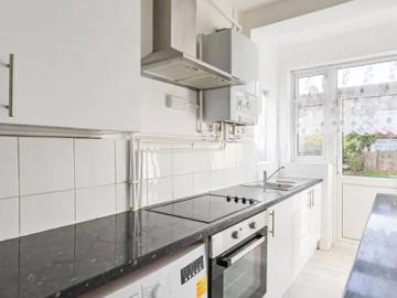 24 Forfar Road, London, N22 5QE, United Kingdom | 4 bed house for rent #159378977 | Rentberry