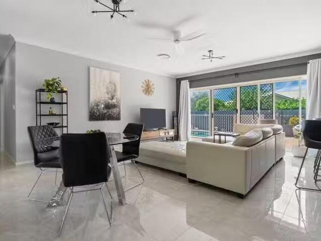 24 Furness Crescent, Sinnamon Park, QLD 4073