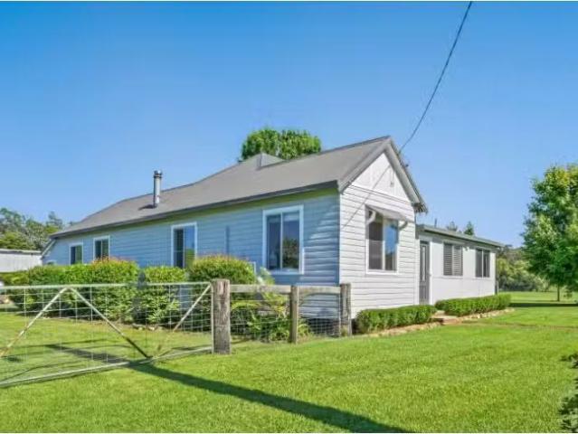 24 Gills Road, Lorne House for rent Listed by Yolanda Tobin o.
