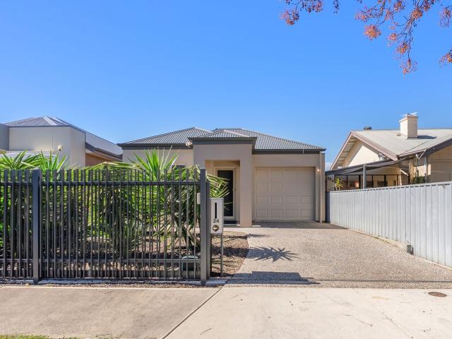 24 Gloucester Street, LARGS BAY, SA 5016