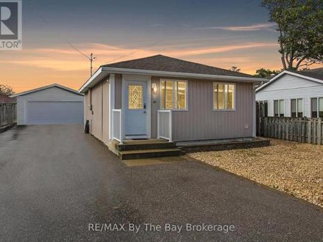 24 Glenwood Drive, Wasaga Beach, ON, L9Z 2K5 house for sale | Listing ID S13186 | Royal LePage