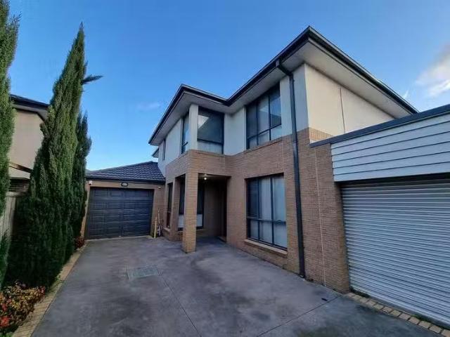 2/4 Hilltop Avenue, Clayton, VIC 3168