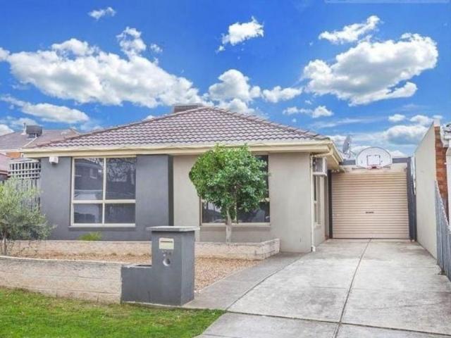 24 Honeysuckle Court, Meadow Heights