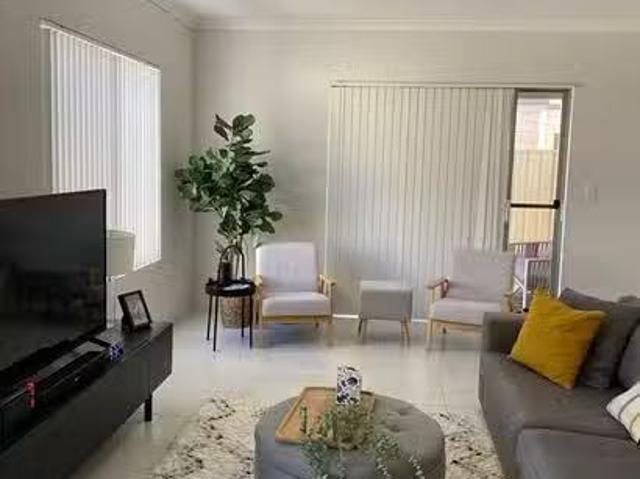 24 Hoypoy Gardens, Darch, WA 6065